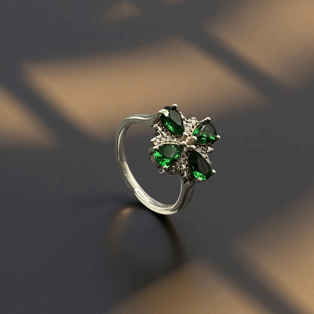 Emerald Clover Ring