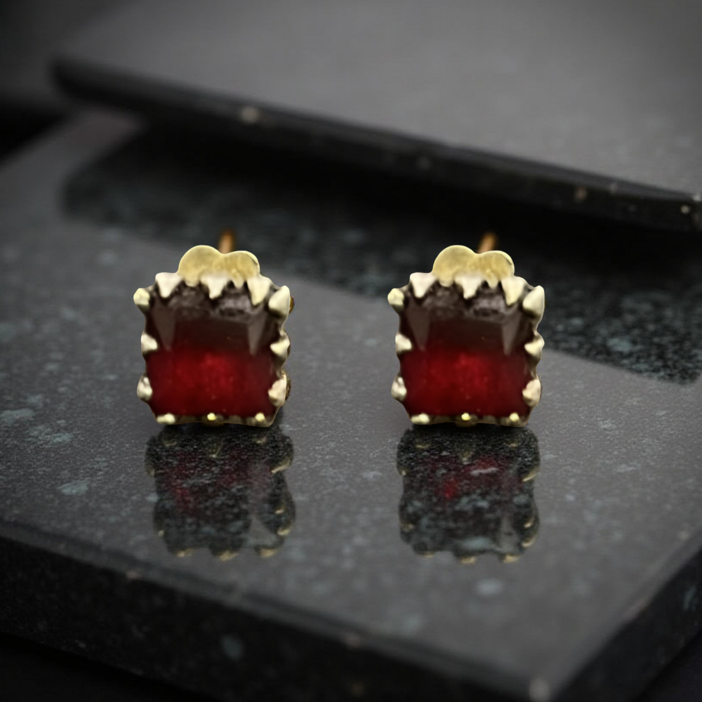 Red Square Crown Tops